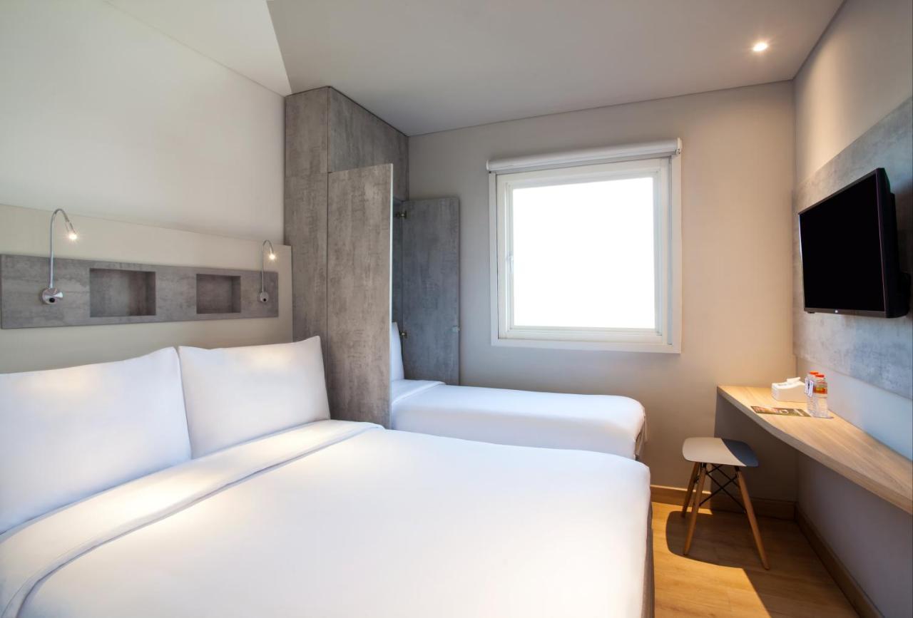 Ibis Budget Surabaya Diponegoro Dış mekan fotoğraf
